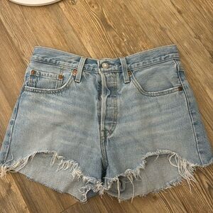 Levi’s 501 shorts 26